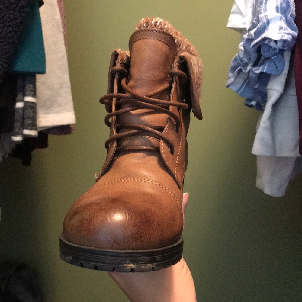 Fall boots - Picture 3 of 3